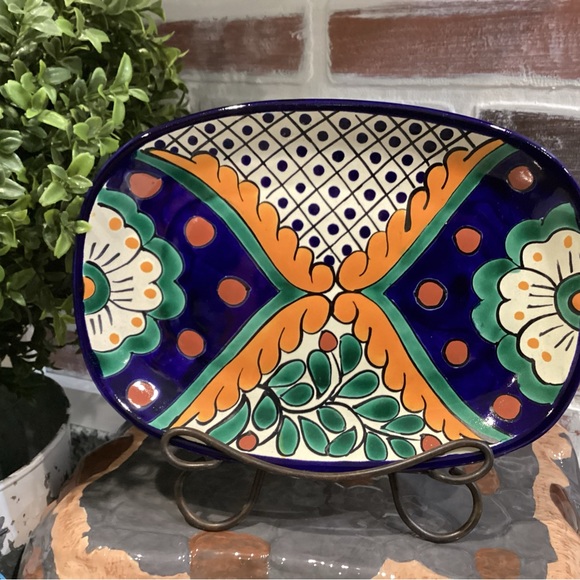 Talavara Style Mexican Art Pottery - Artist Signed - Lead Free Serving Plate - Picture 2 of 8